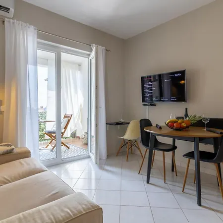 With Balcony Apartament *