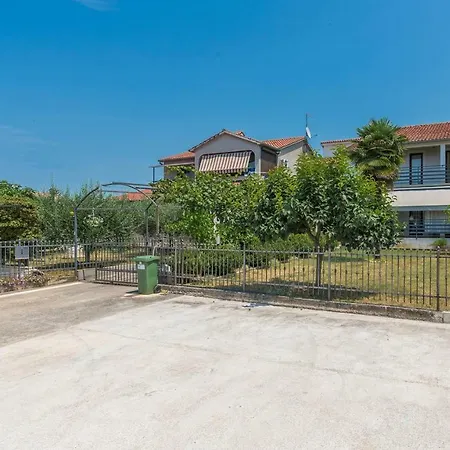 아파트 With Balcony Nova Vas (Porec)